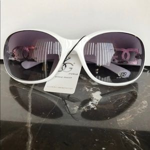 DG Sunglasses White  UV Protection.